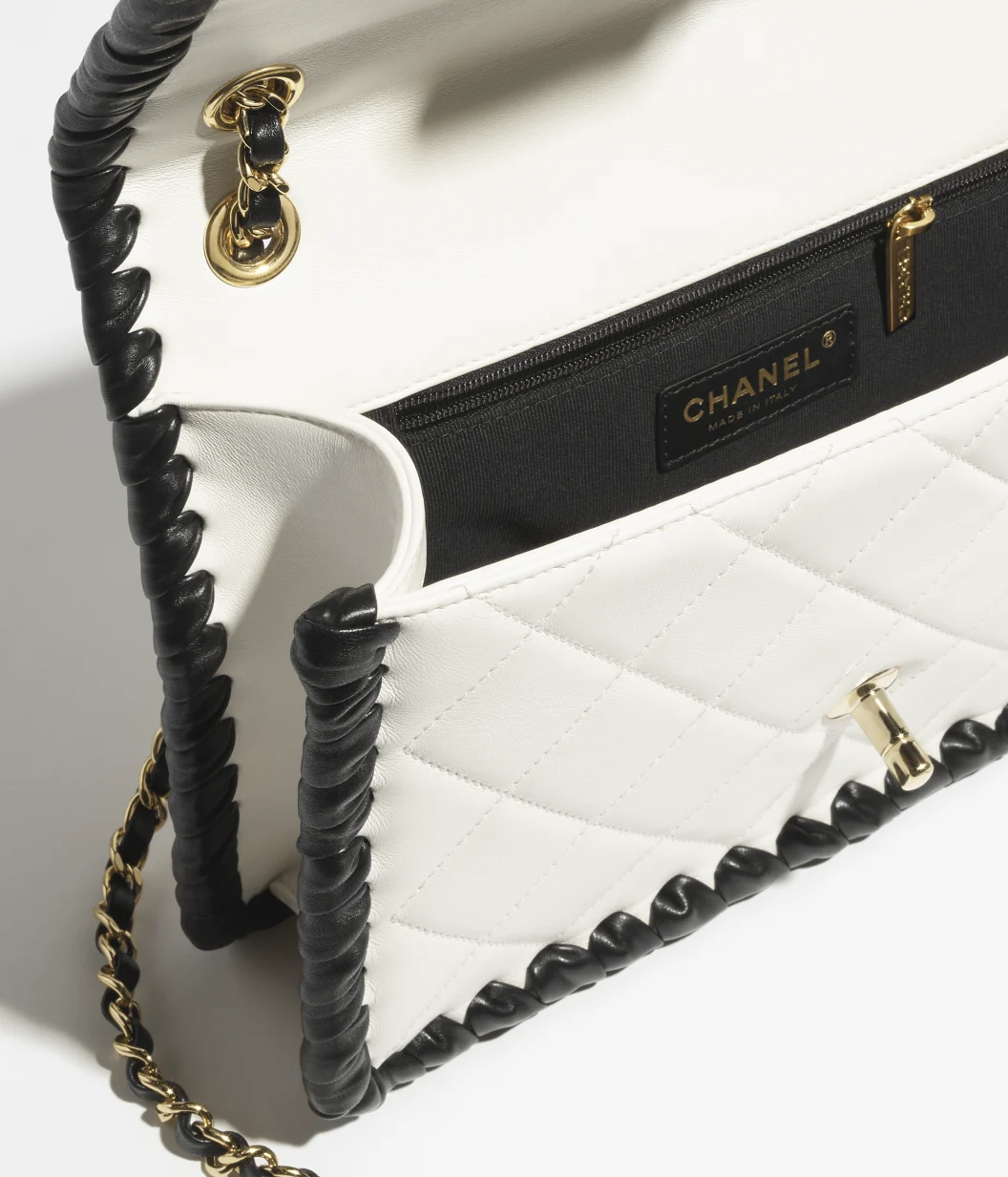 CHANEL 26P, Lambskin combined with Gold Hardware - 图片 2
