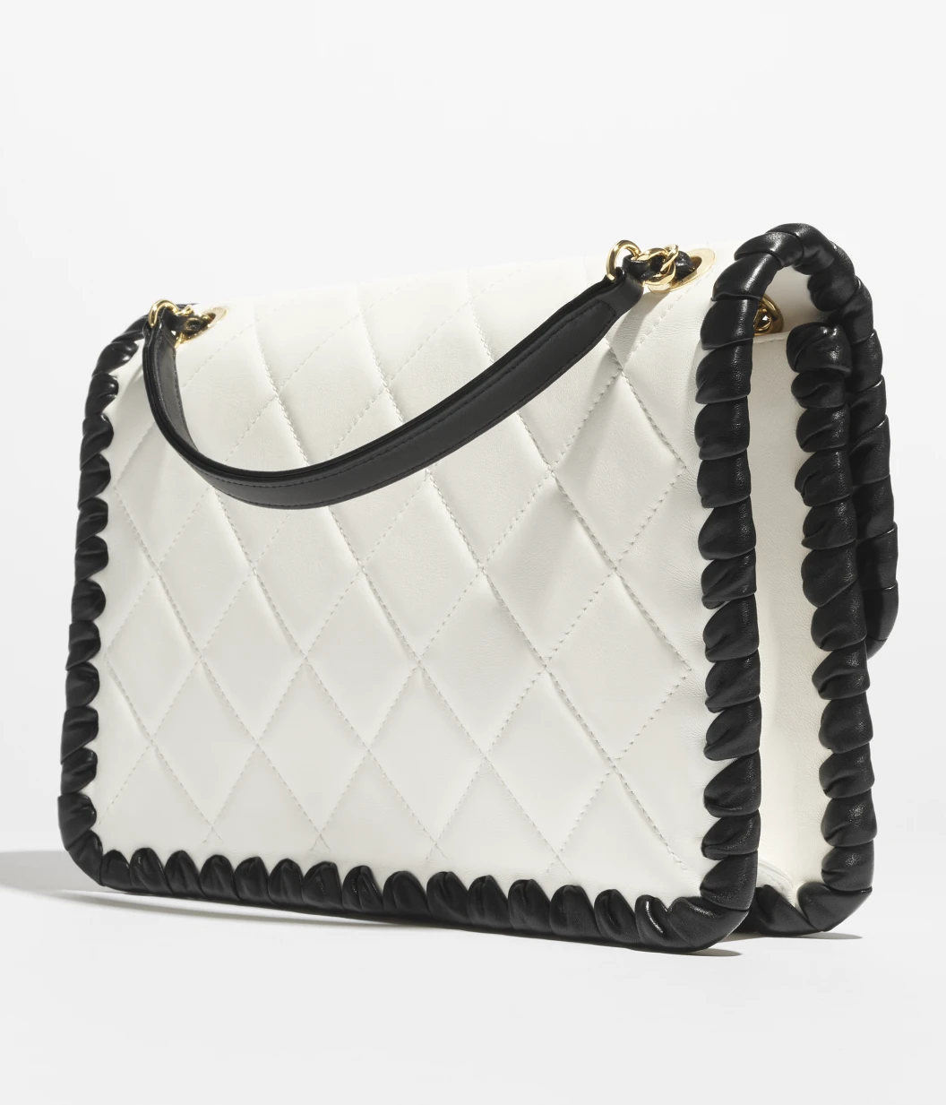 CHANEL 26P, Lambskin combined with Gold Hardware - 图片 3