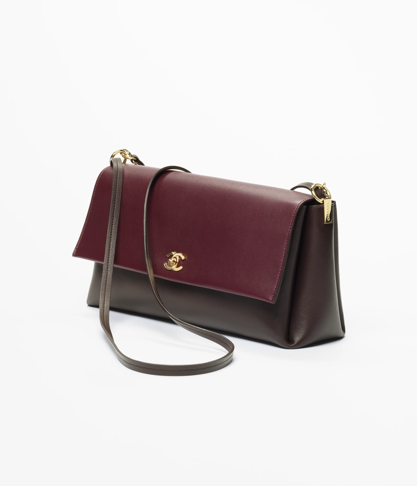 CHANEL 26S, Flap design